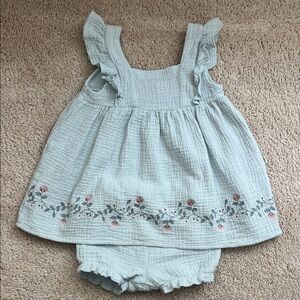 9-12 Month Elegant Baby Floral Embroidered Kids Dress Set. Gently used.